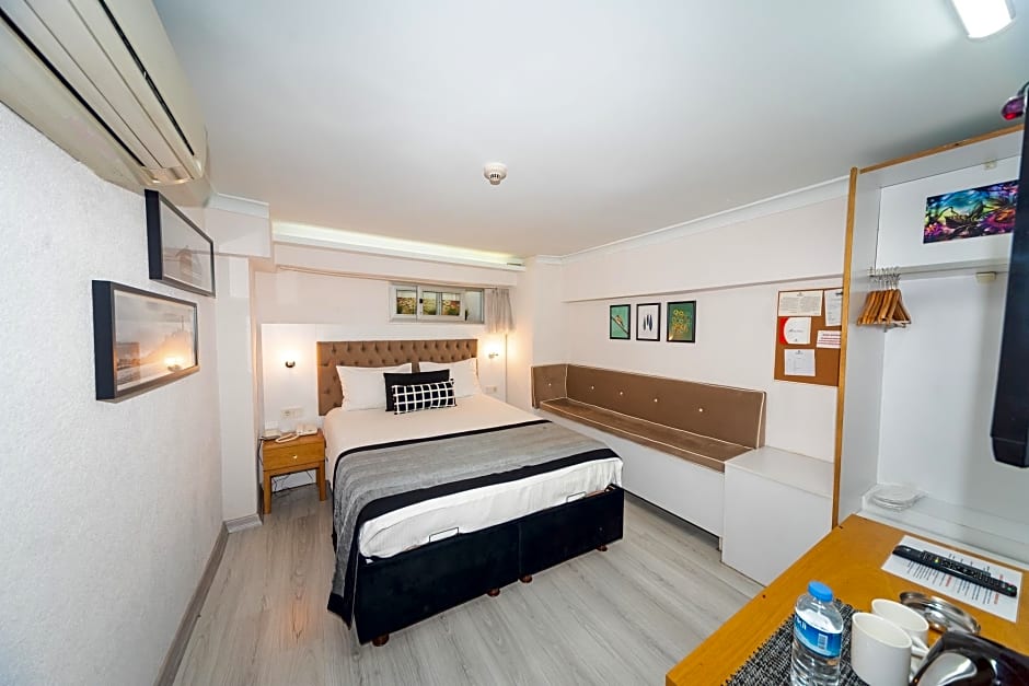 Istanbul Box Hotel