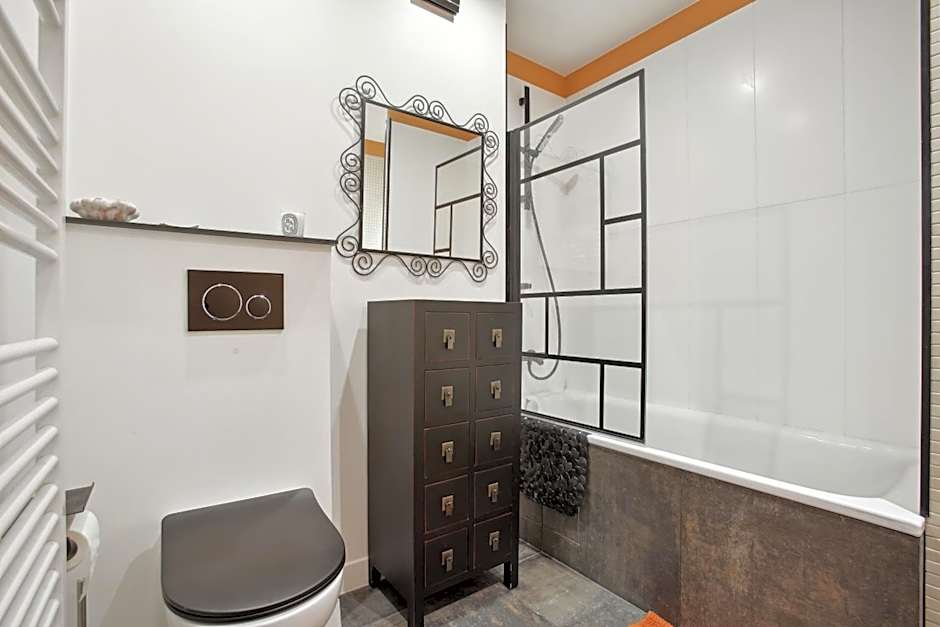 Dans Hôtel Particulier Le Marais Paris By Weekome