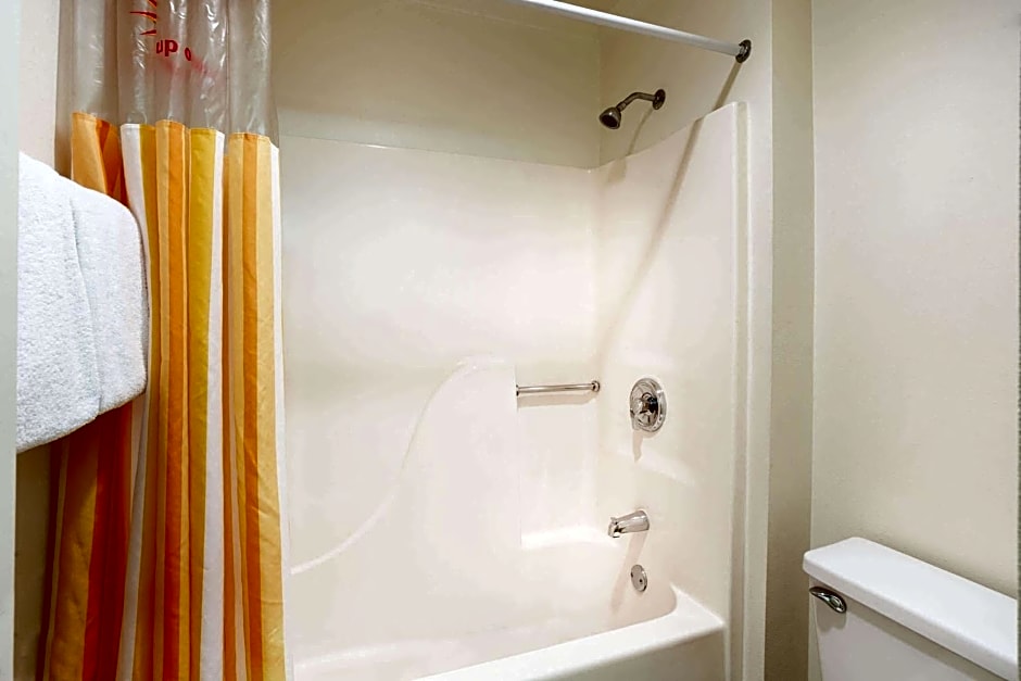 La Quinta Inn by Wyndham Chicago Willowbrook