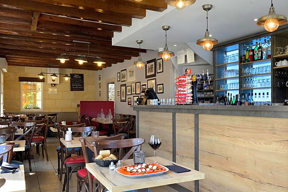 Logis Auberge Le Colombien - Hôtel et Restaurant