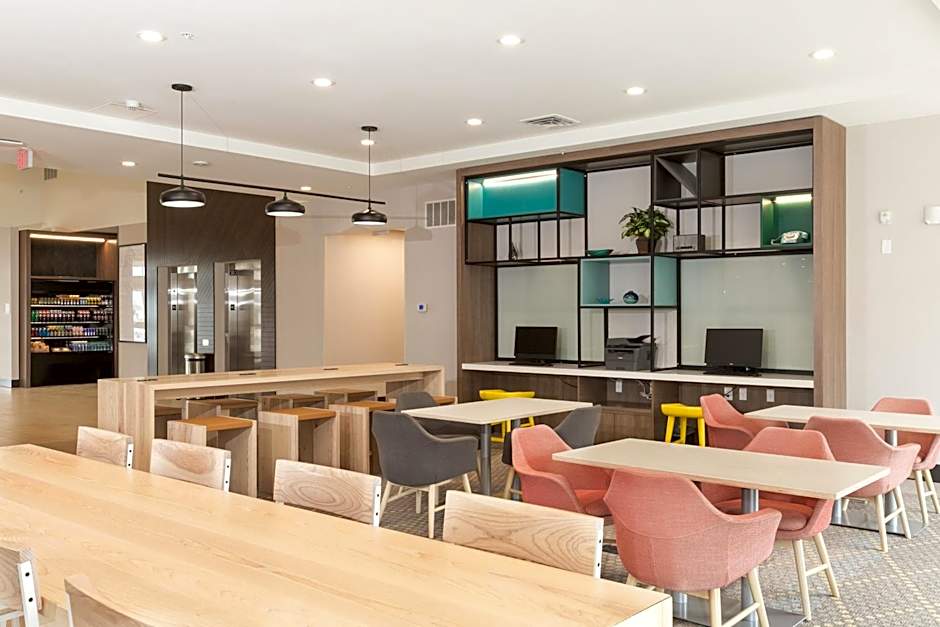 Holiday Inn & Suites Detroit - Troy by IHG