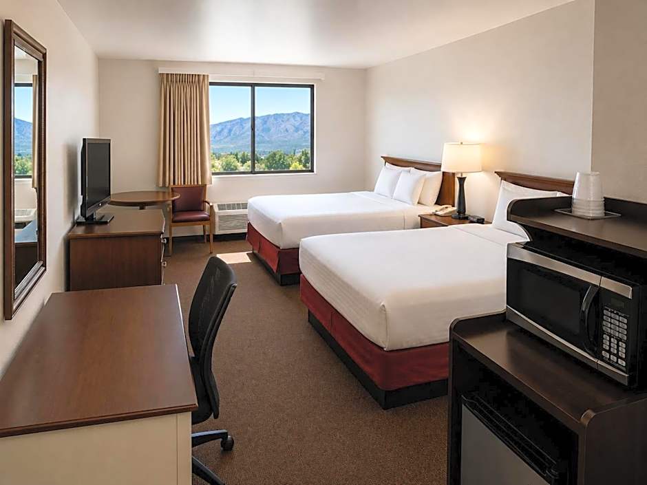 Days Inn by Wyndham Lake Point