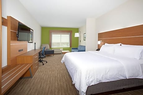 King Suite - Communications and Mobility Accessible Tub