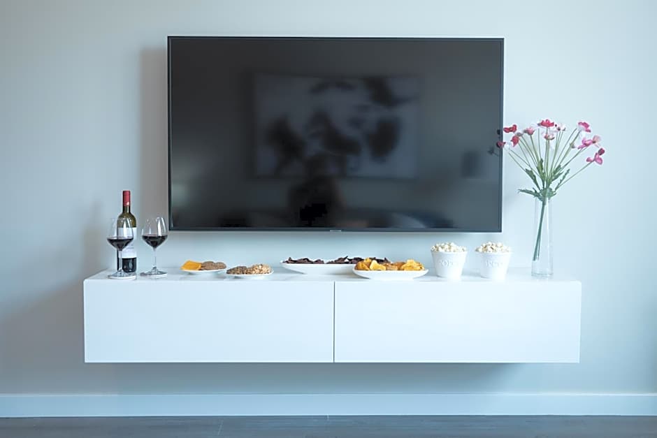 Luxury Furnished Apartments by Hyatus Downtown at Yale