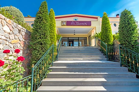 Ai Yannis Suites and Apartments Hotel