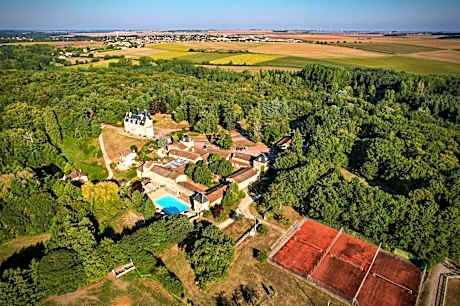 Hotel The Originals Château de Perigny