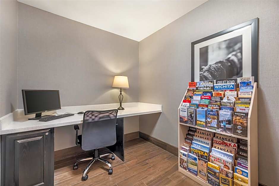 Best Western Plus Liberal Hotel & Suites