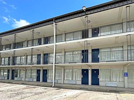 Motel 6 Richmond, KY EKU Campus Area