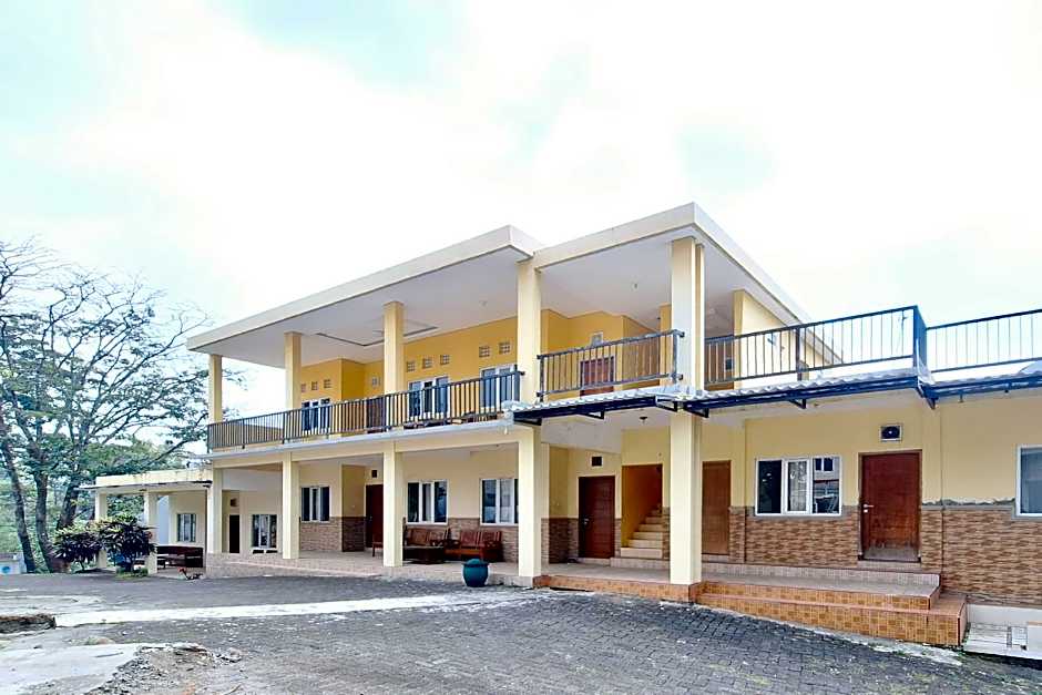 Villa Bukit Bunga Syariah RedPartner Pacet