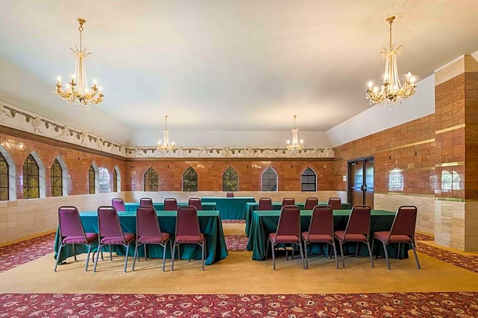 Chateau Big Bear Boutique Hotel, BW Signature Collection