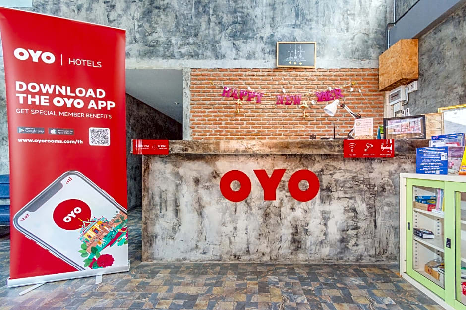 OYO 650 At Night Pranburi