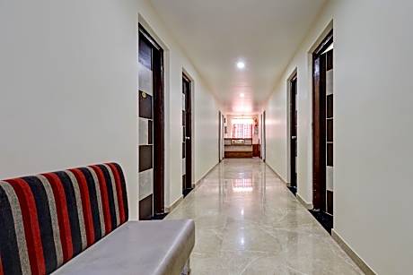 OYO Advika Boarding & Lodging