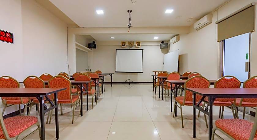 RedDoorz Premium near Bandung Station