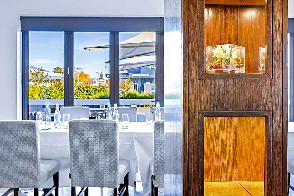 Hotel Elms Christchurch, an Ascend Collection Hotel