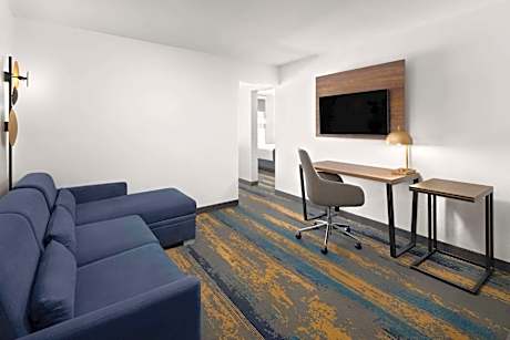 Two-Bedroom Suite - Non-Smoking