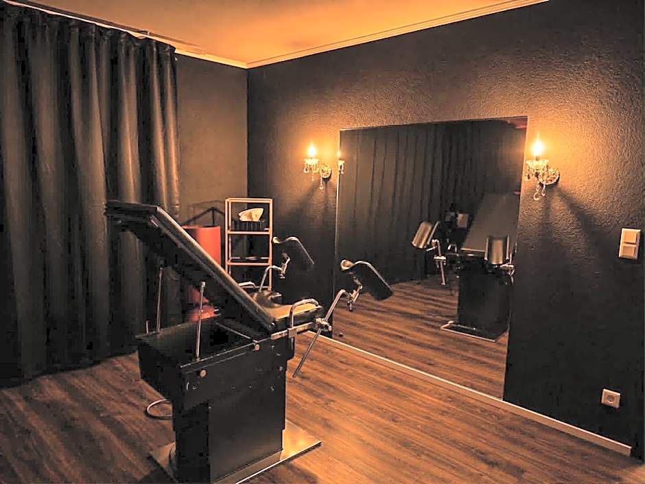 Emotion Apartments- Erlebnis Apartment mit privater Sauna und Whirlpool