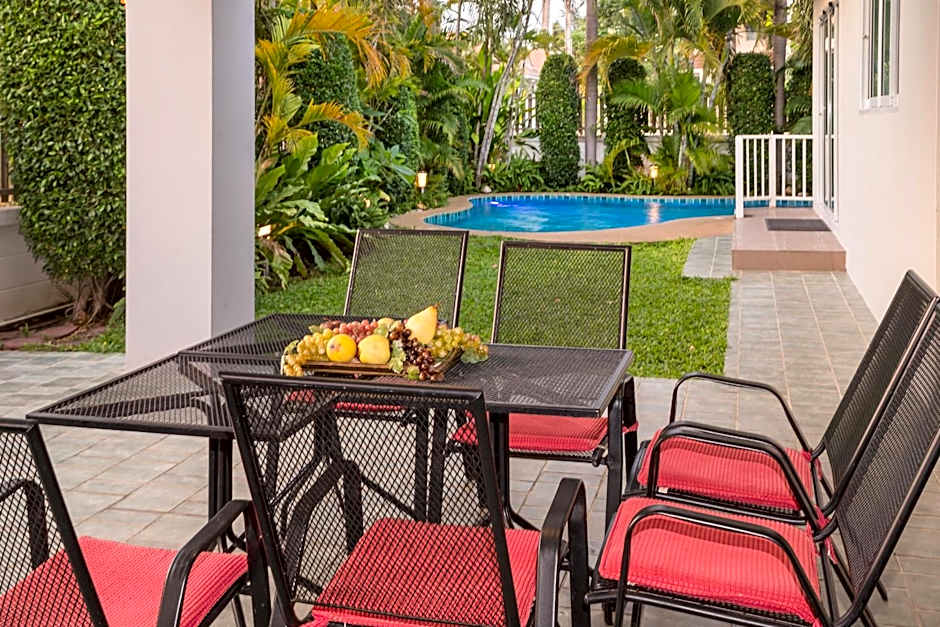 Leelawadee Pool Villa BBQ&Pool party