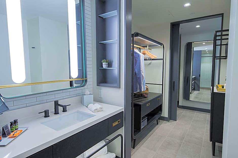 Canopy By Hilton Jersey City Arts District