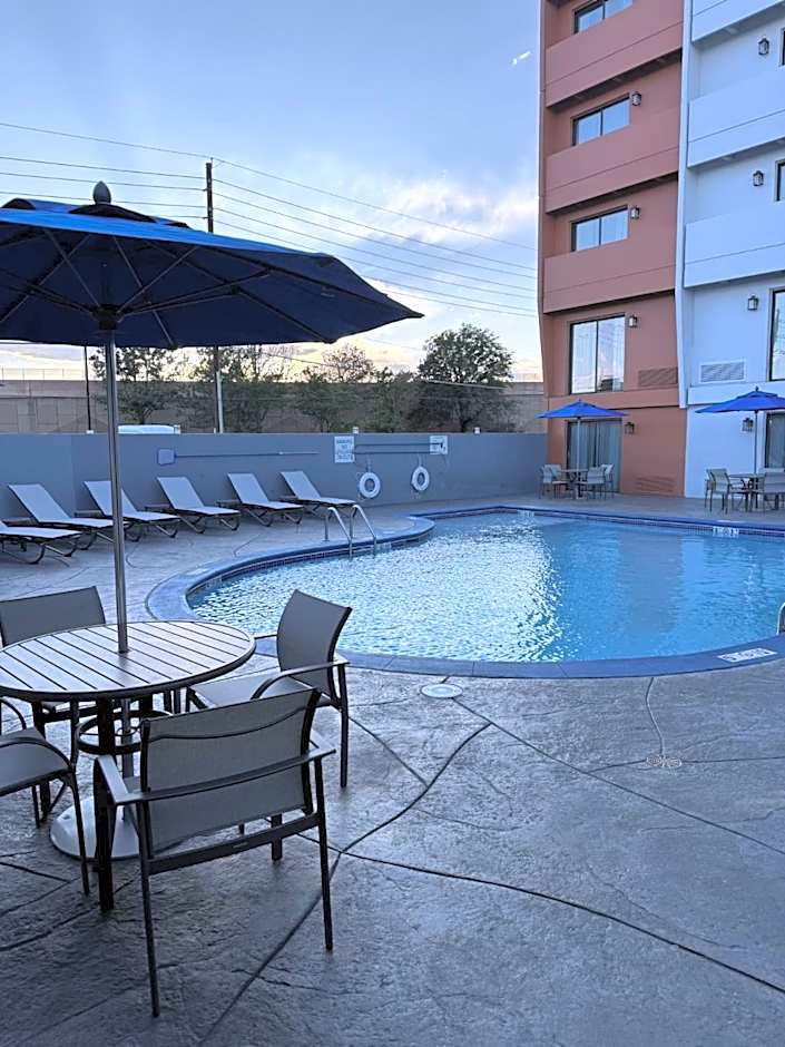Holiday Inn Express Denver Central - North