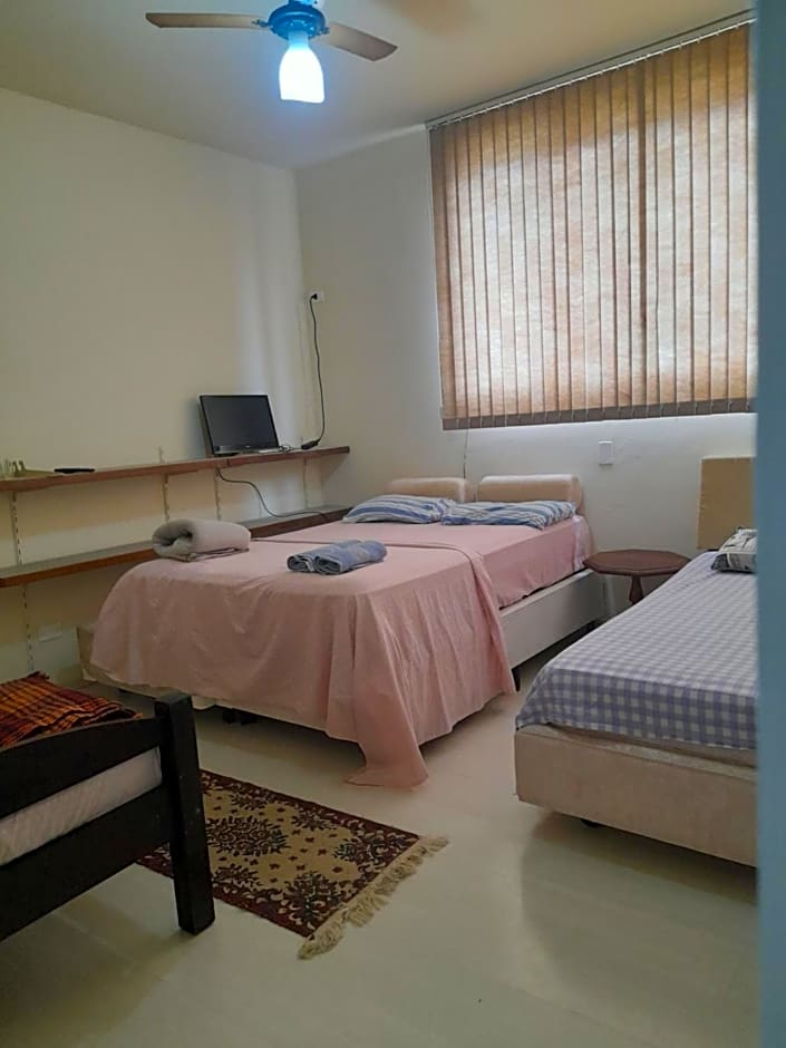 4 suítes privativas