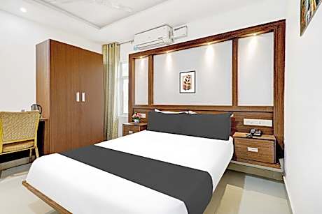 Hotel O Kazhakoottam Near AL SAJ Convention Centre