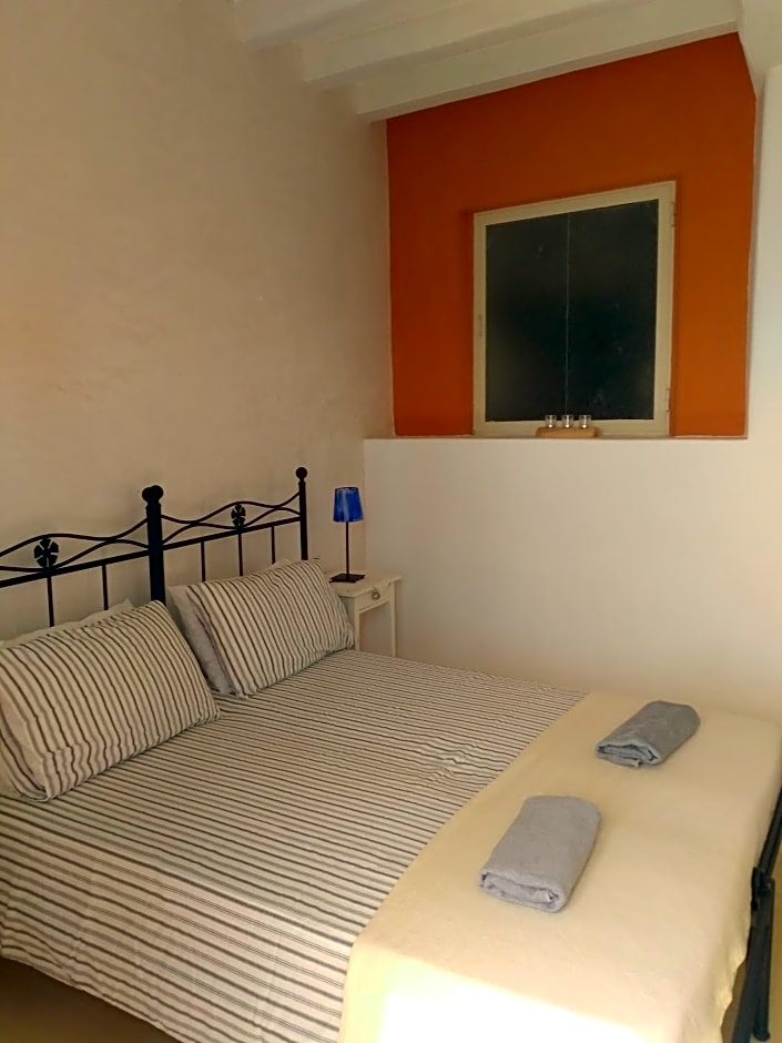 Alicudi Giardino dei Carrubi- al gradino 365