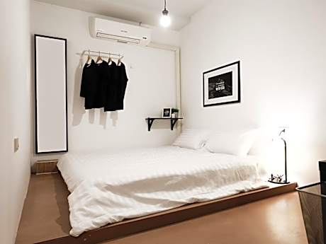 Standard Double Room with Shared Bathroom