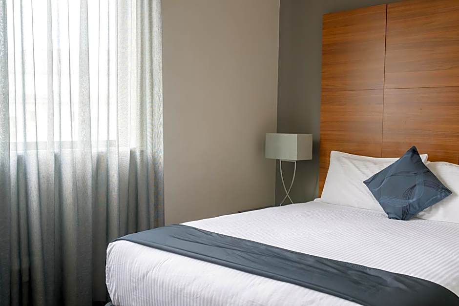 Crest on Barkly Hotel