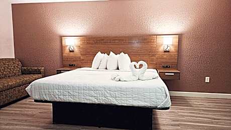 1 King Bed Non-Smoking Sofa Microwave And Refrigerator Full Breakfast