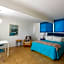 Monkey Tree Hotel by AvantStay Stylish Hotel in Palm Springs w Pool