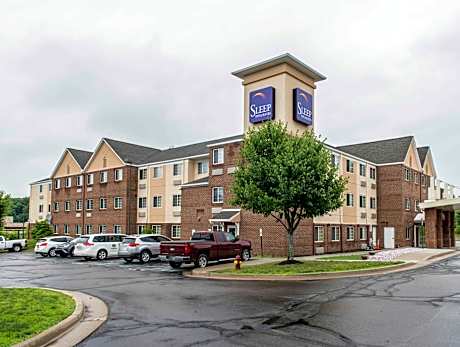 Mainstay Suites Pittsburgh Airport