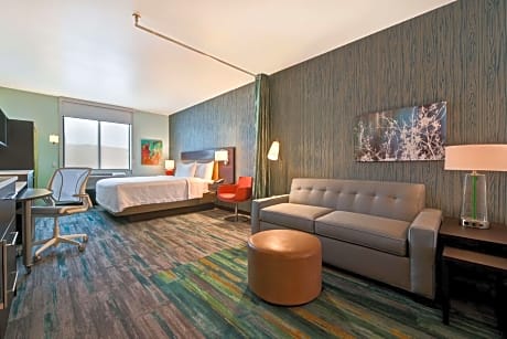 1 King Bed Studio Suite Nonsmoking