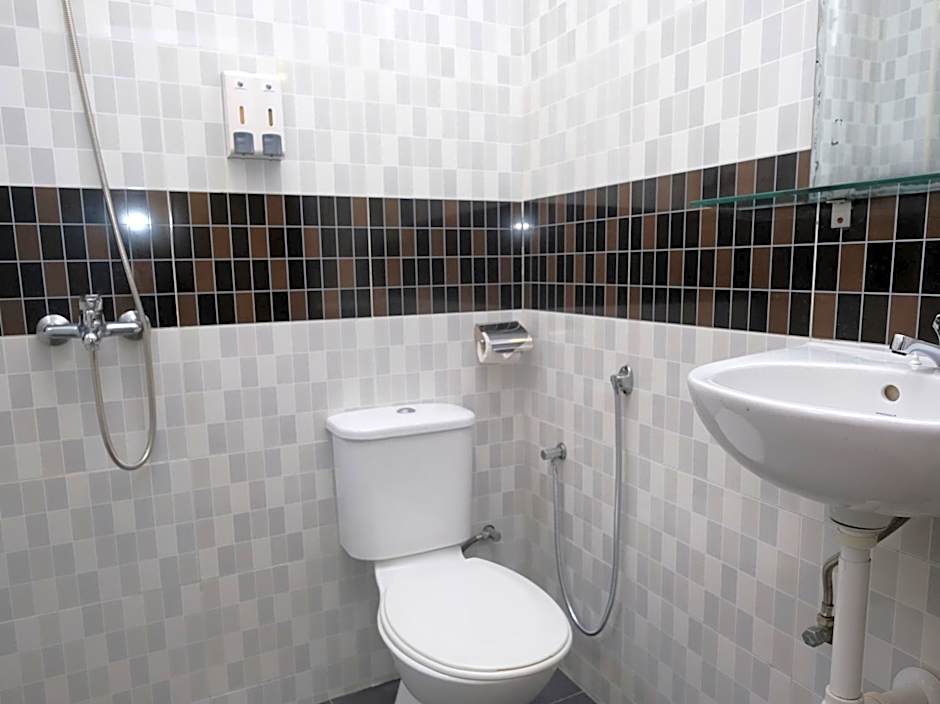 Hotel De' Tees, Masai Utama