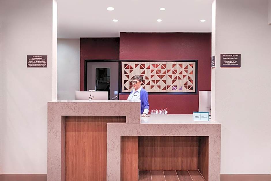 Candlewood Suites Fayetteville By IHG