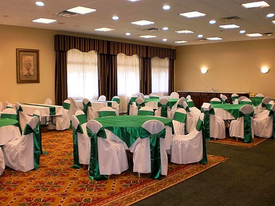 Ashmore Inn & Suites