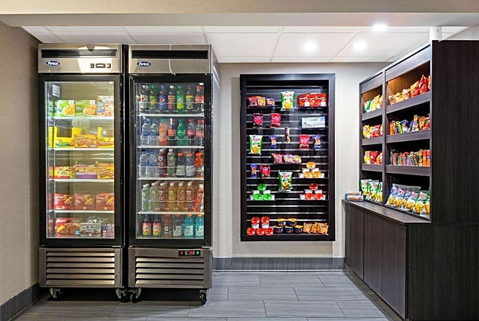 La Quinta Inn & Suites by Wyndham New Cumberland Harrisburg