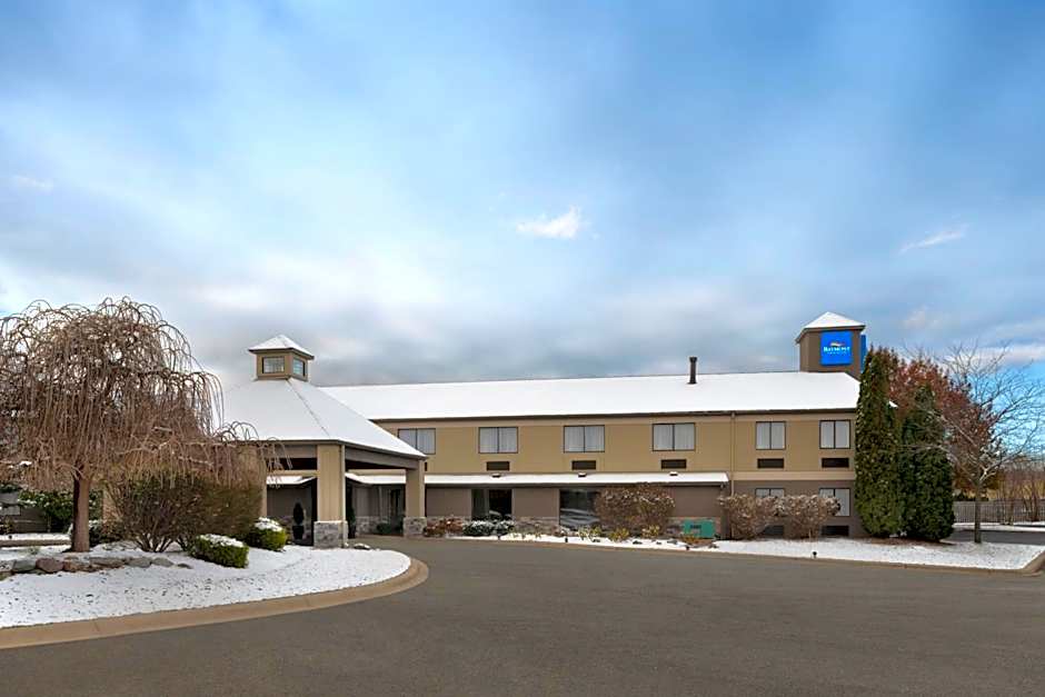 Baymont by Wyndham Belleville Airport Area