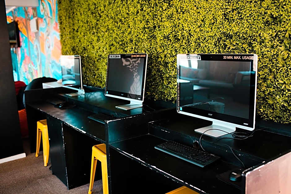 The Black Sheep Backpackers