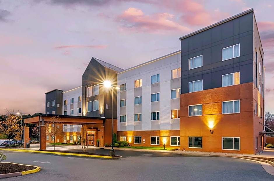Country Inn & Suites by Radisson, Charlottesville-UVA, VA