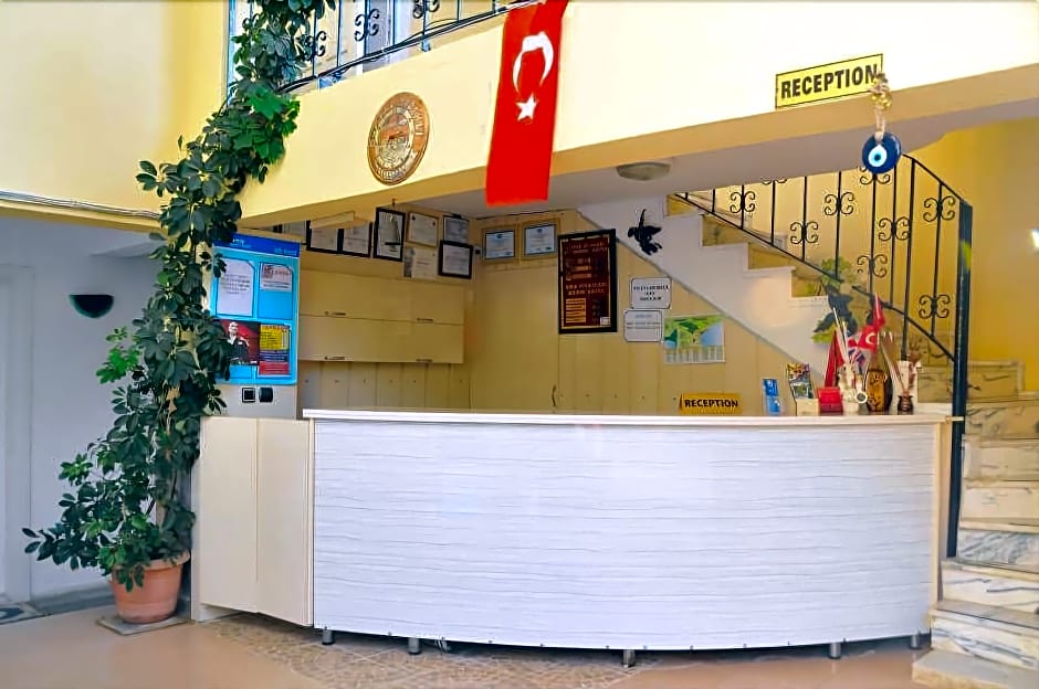 California Apart Hotel