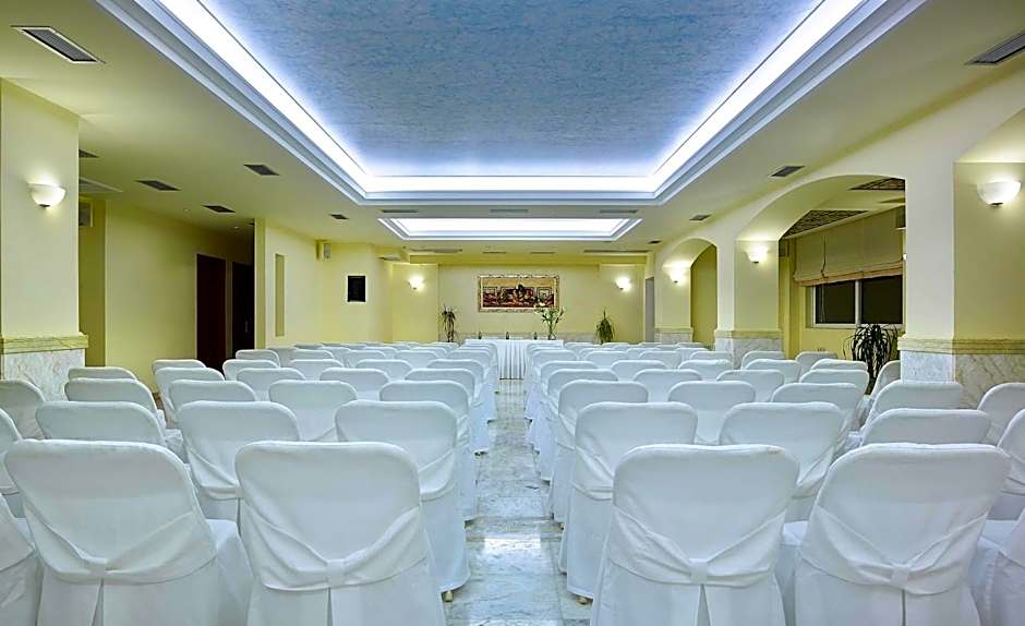 Avantis Suites Hotel