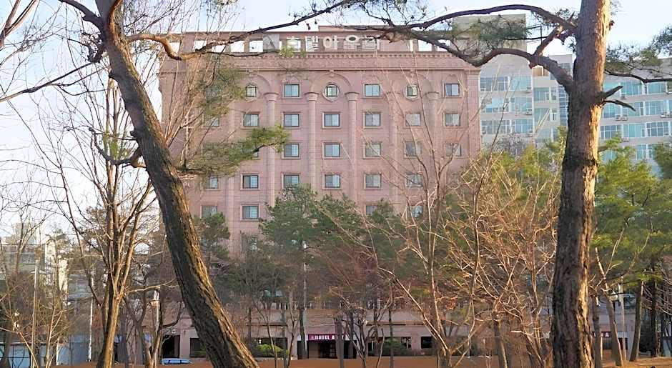 Aura Tourist Hotel