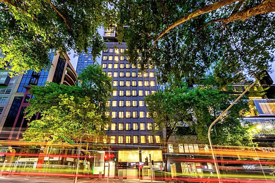 Brady Apartment Hotel Hardware Lane