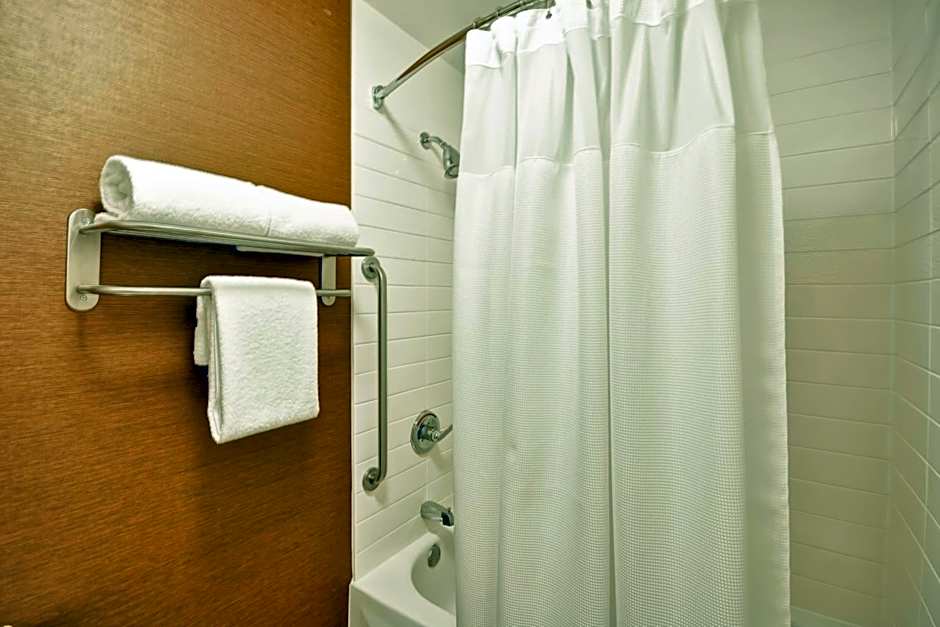 Fairfield Inn & Suites by Marriott Dallas Medical/Market Center
