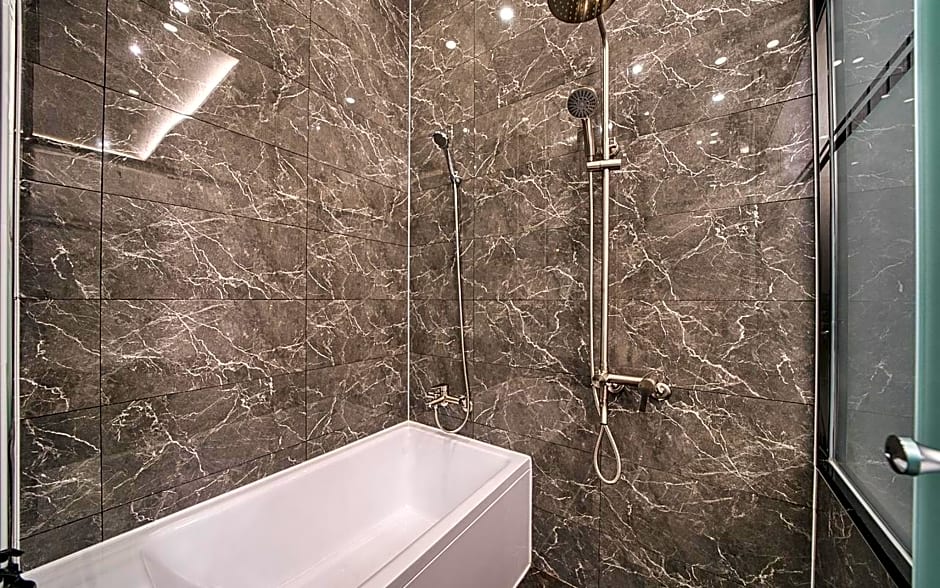 Hotel Hermes at Yongin Everland Station