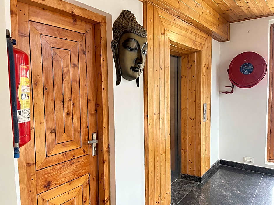 Hotel Chandertal Regency