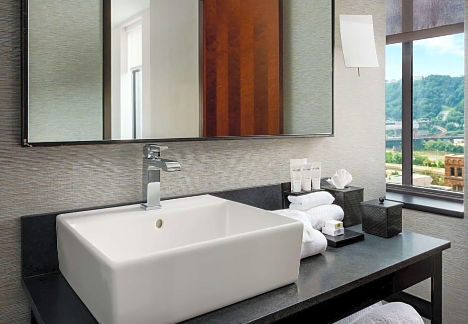 Joinery Hotel Pittsburgh, Curio Collection by Hilton