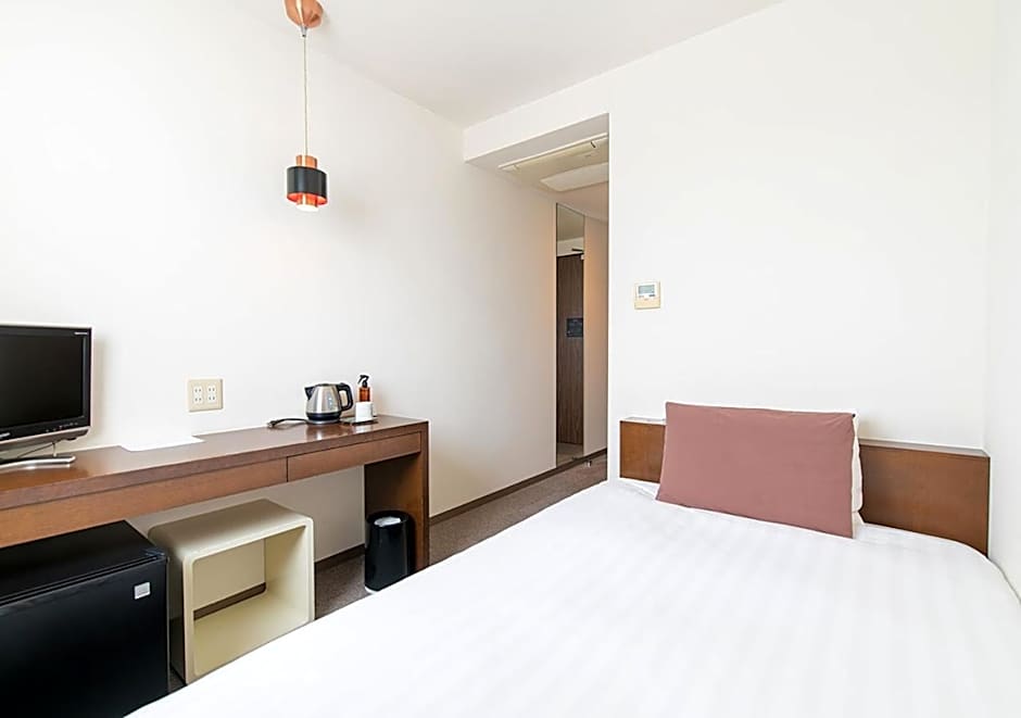 Hotel day by day