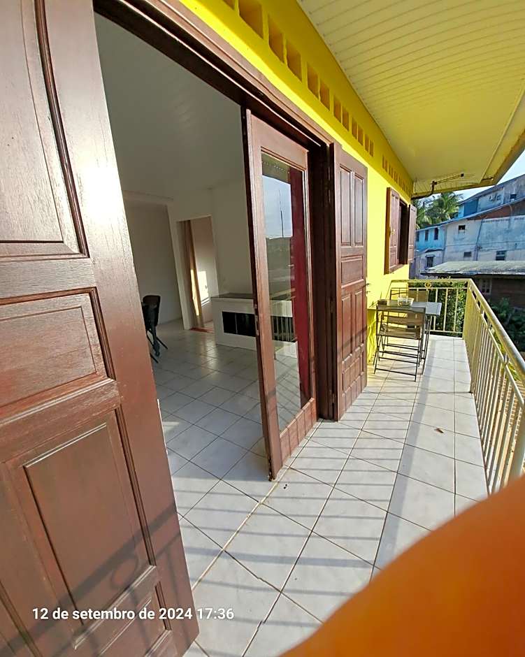 Au Petit Canal Fleuri