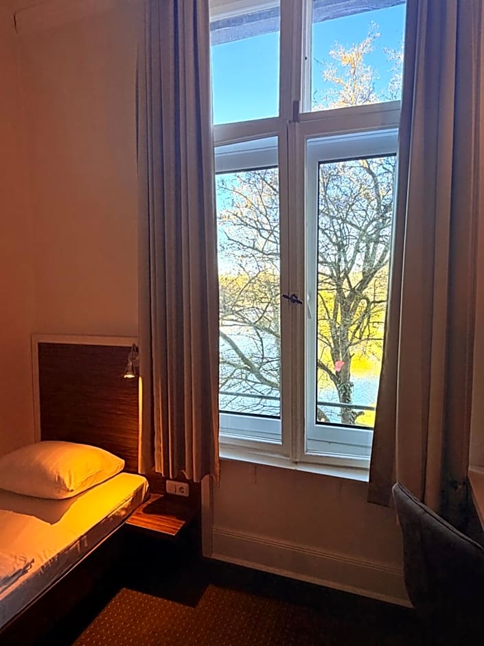 Hotel Excellent